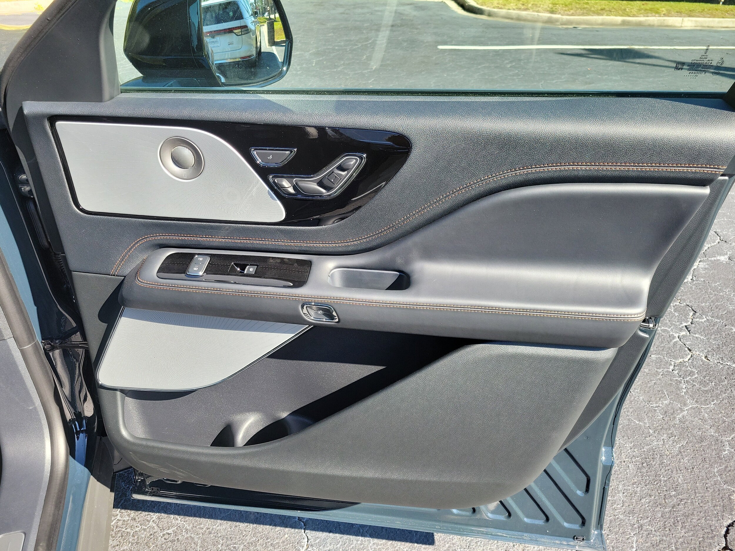 2025 Lincoln Aviator Black Label - Photo 11