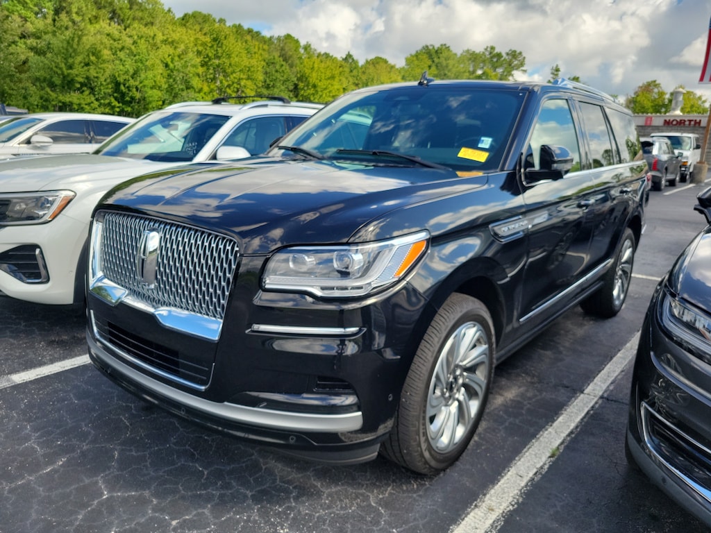 Used 2024 Lincoln Navigator Premiere Sport Utility