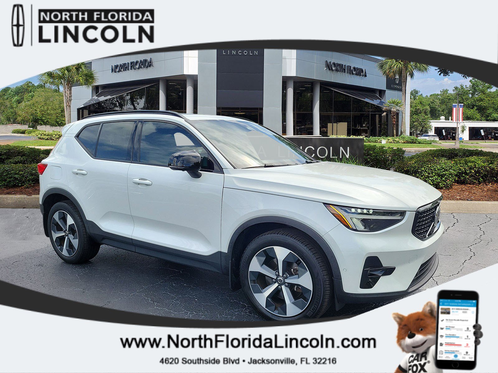2023 Volvo XC40 B5 Plus Dark AWD's photo