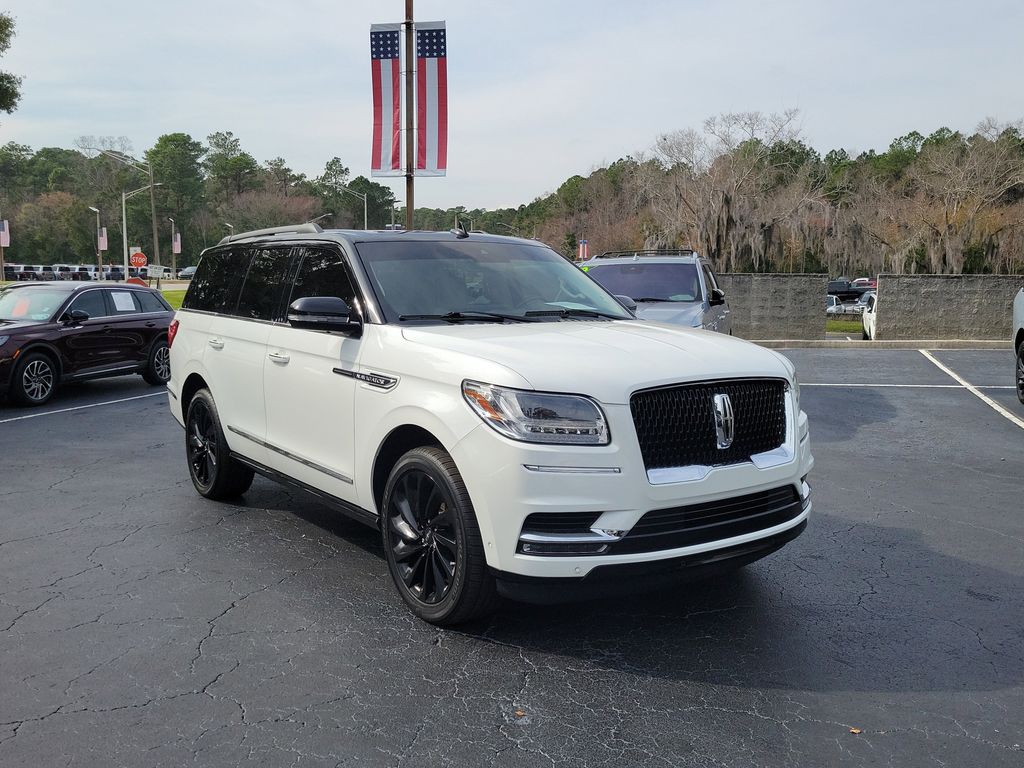 2021 Lincoln Navigator Black Label's photo