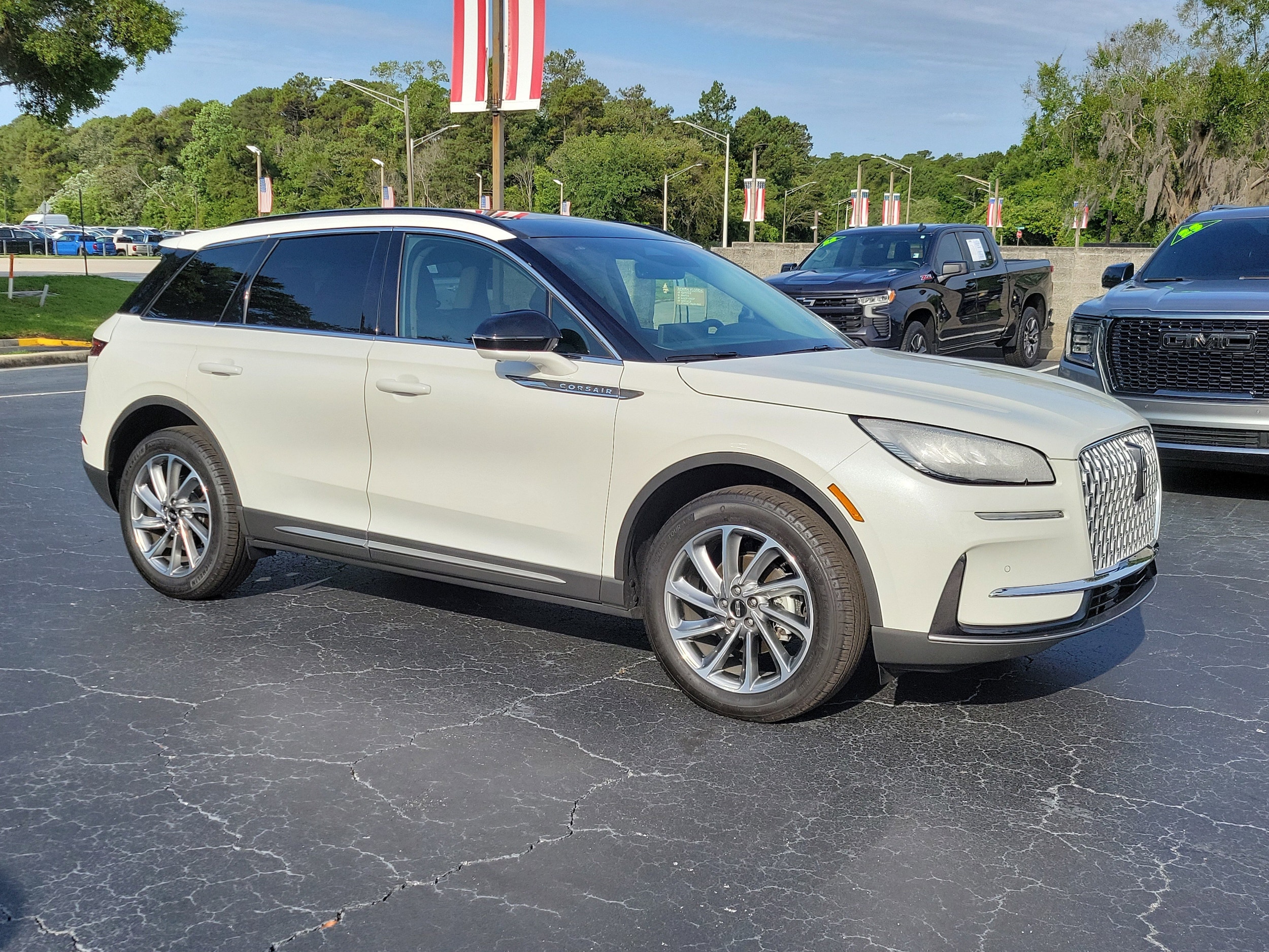 2025 Lincoln Corsair Premiere FWD's photo