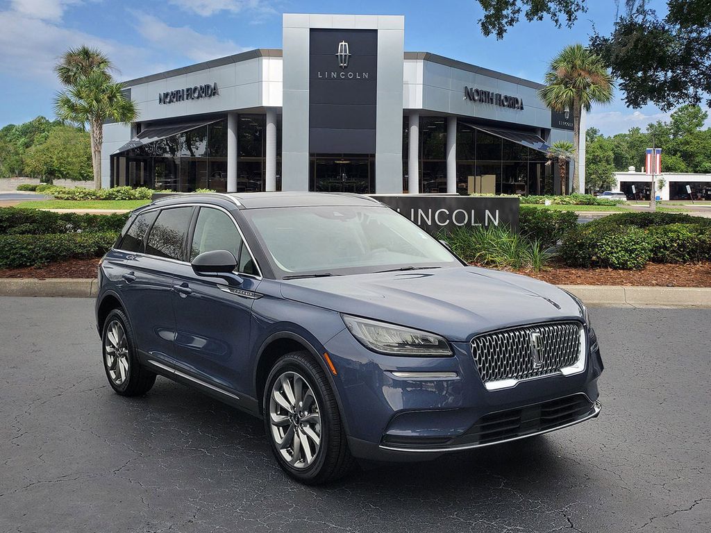 2022 Lincoln Corsair Base