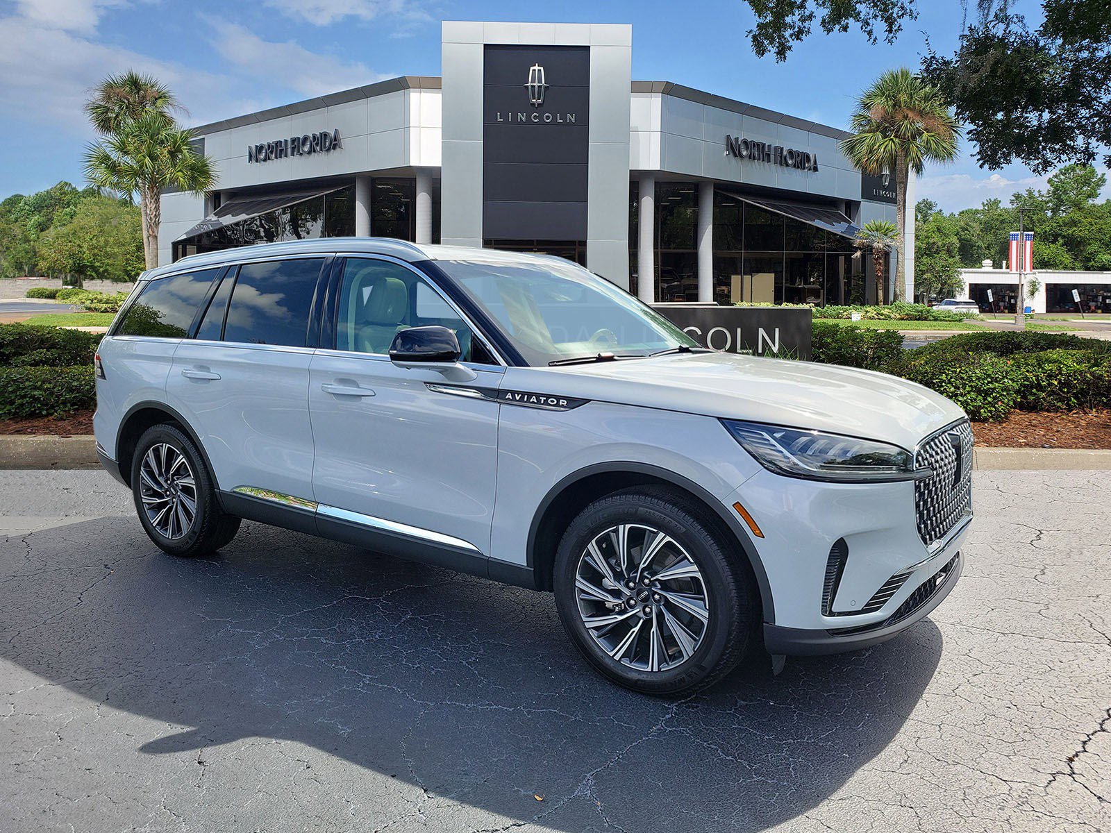 2025 Lincoln Aviator Premiere AWD's photo