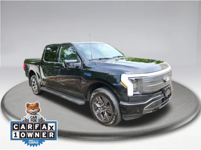2024 Ford F-150 Lightning Lariat photo 2
