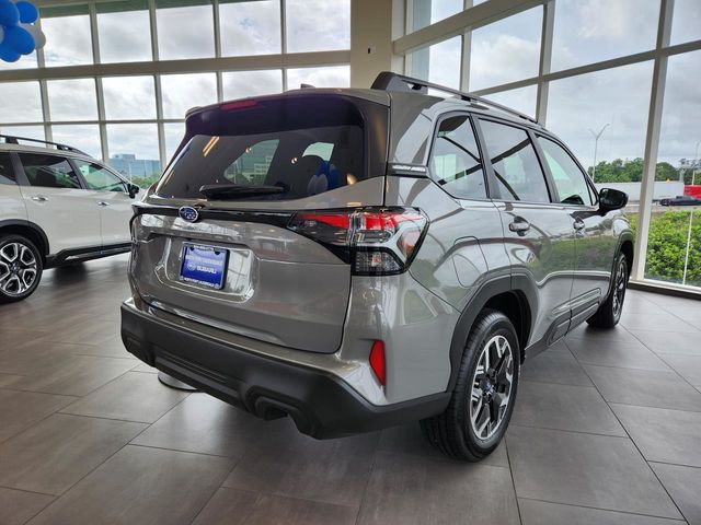 2025 Subaru Forester Premium photo 2