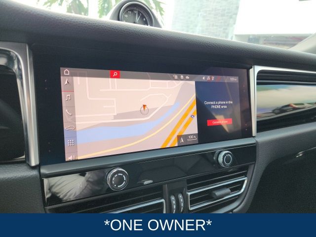 2023 Porsche Macan Base photo 3