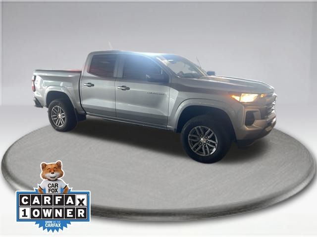 2024 Chevrolet Colorado LT photo 2