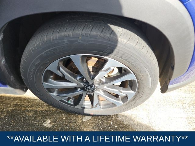 2023 Toyota Corolla Cross XLE photo 3