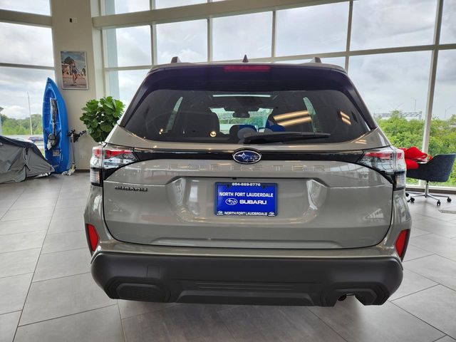 2025 Subaru Forester Premium photo 3