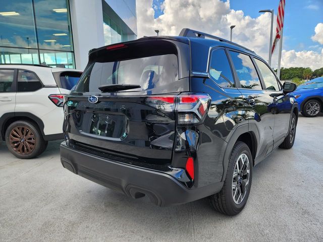 2025 Subaru Forester Premium photo 2
