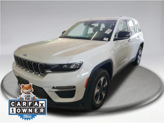2023 Jeep Cherokee 4xe photo 2