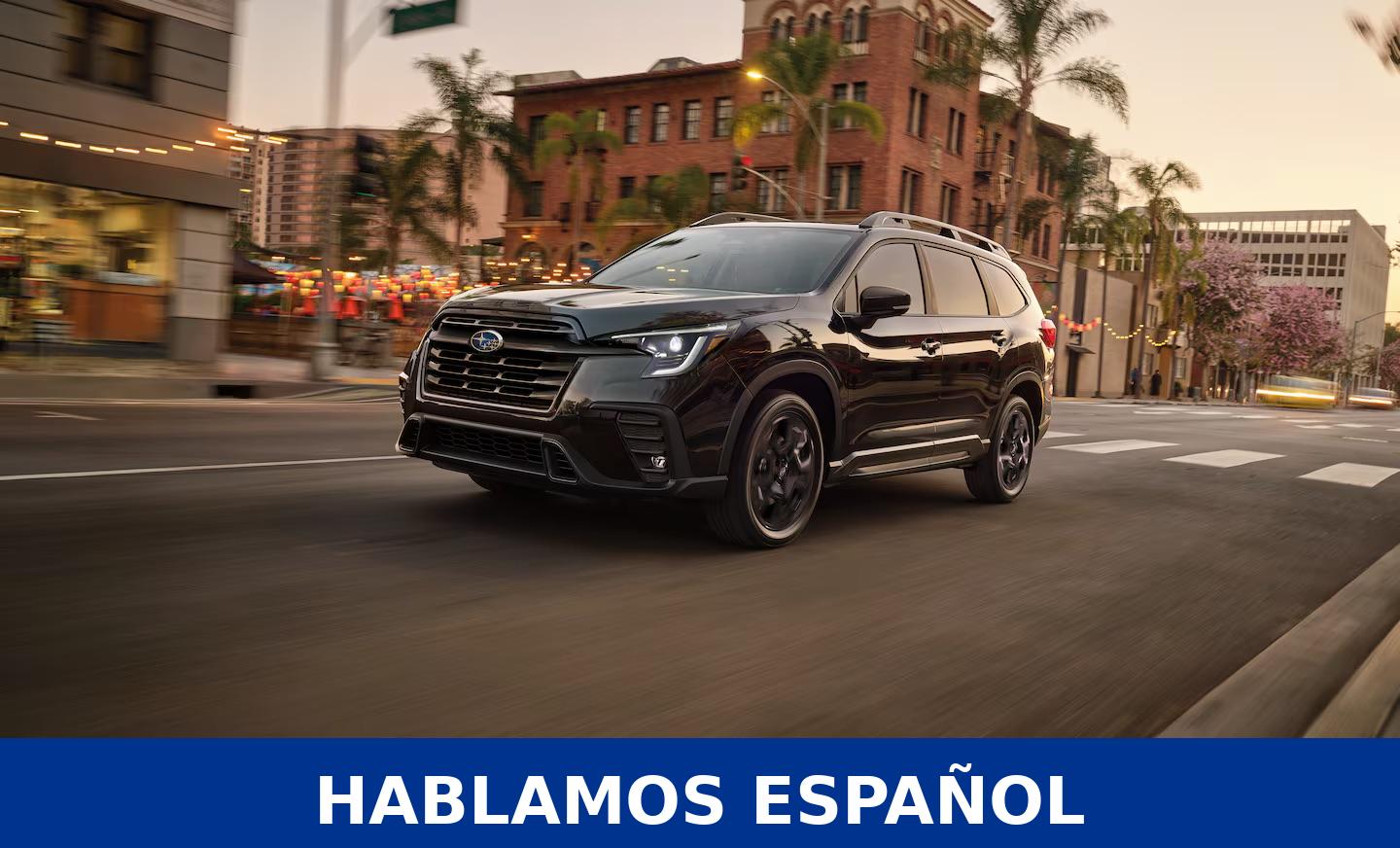 Personal bilingüe en North Fort Lauderdale Subaru listo para ayudarte