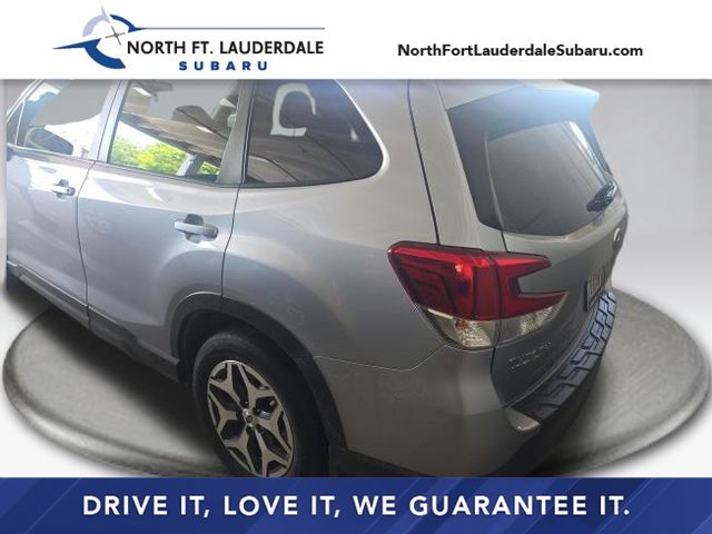 2022 Subaru Forester Premium's photo
