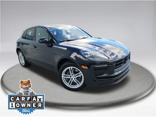 2024 Porsche Macan Base photo 2