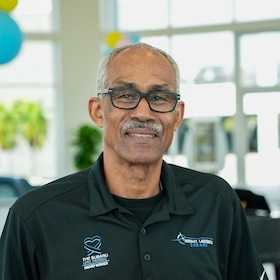 Staff member Sabinus Francios from cadf1fa475ac