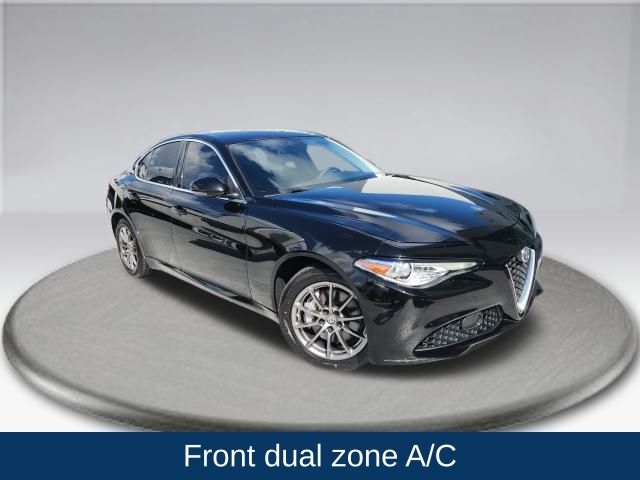 2020 Alfa Romeo Giulia Base photo 2