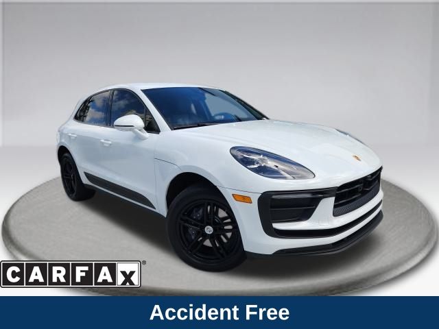 2023 Porsche Macan Base photo 2