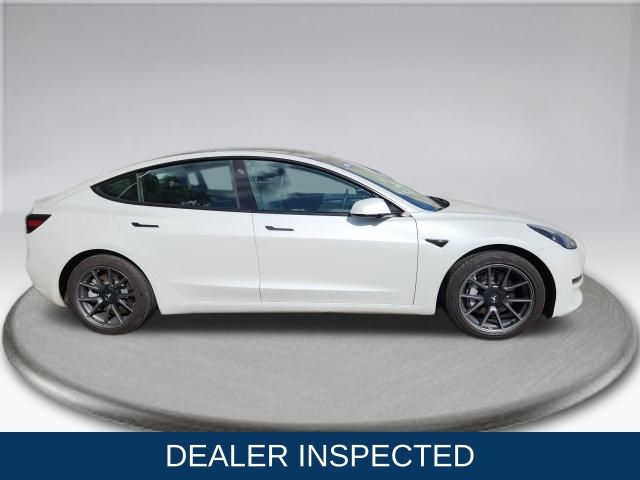 2021 Tesla Model 3 Standard Range Plus photo 3