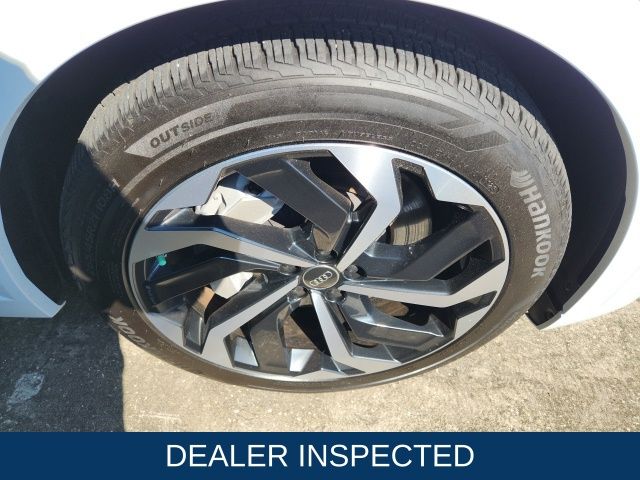 2024 Audi Q8 E-tron Prestige photo 3