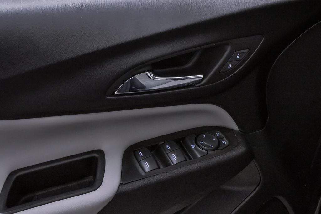 2022 Chevrolet Equinox LS - Photo 25