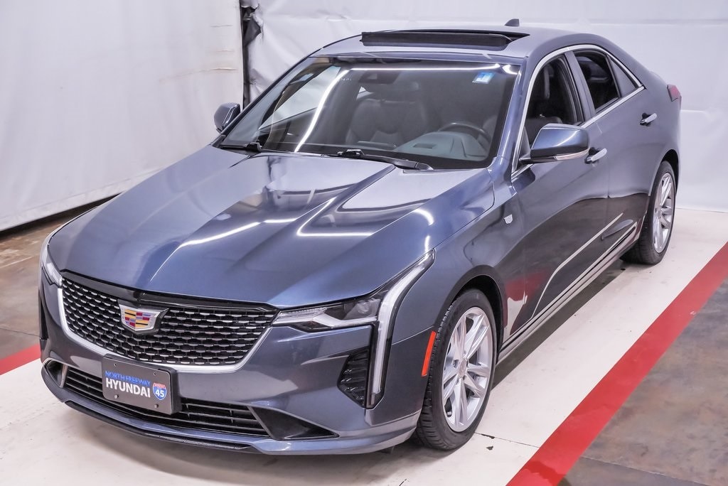 2022 Cadillac CT4 Luxury's photo