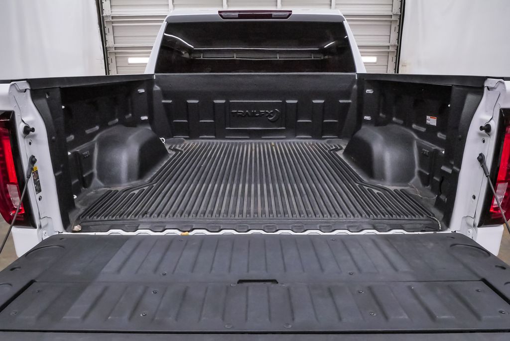 2025 GMC Sierra 1500 SLT - Photo 28
