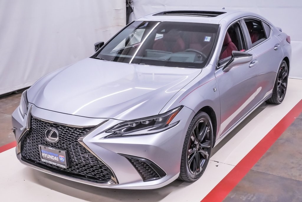 2022 Lexus ES F SPORT's photo