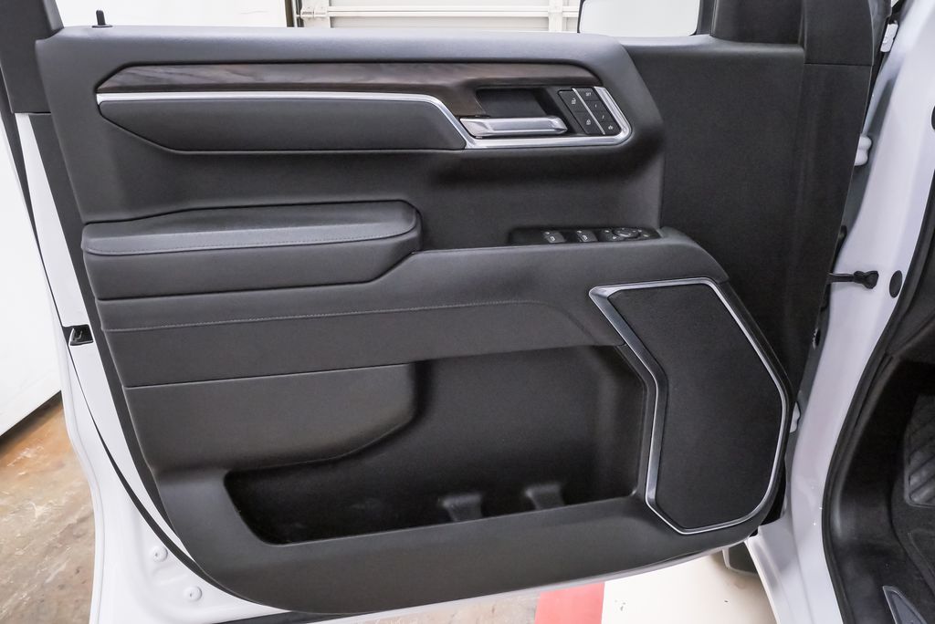 2025 GMC Sierra 1500 SLT - Photo 23