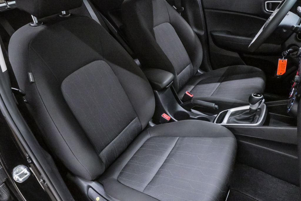 2024 Hyundai Venue SE - Photo 14