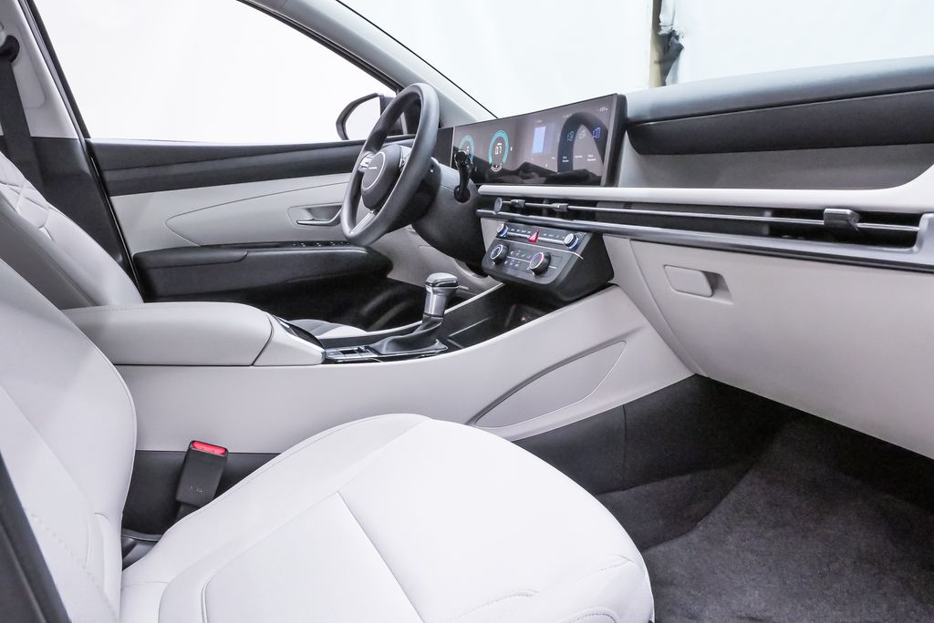 2026 Hyundai Tucson SE - Photo 12
