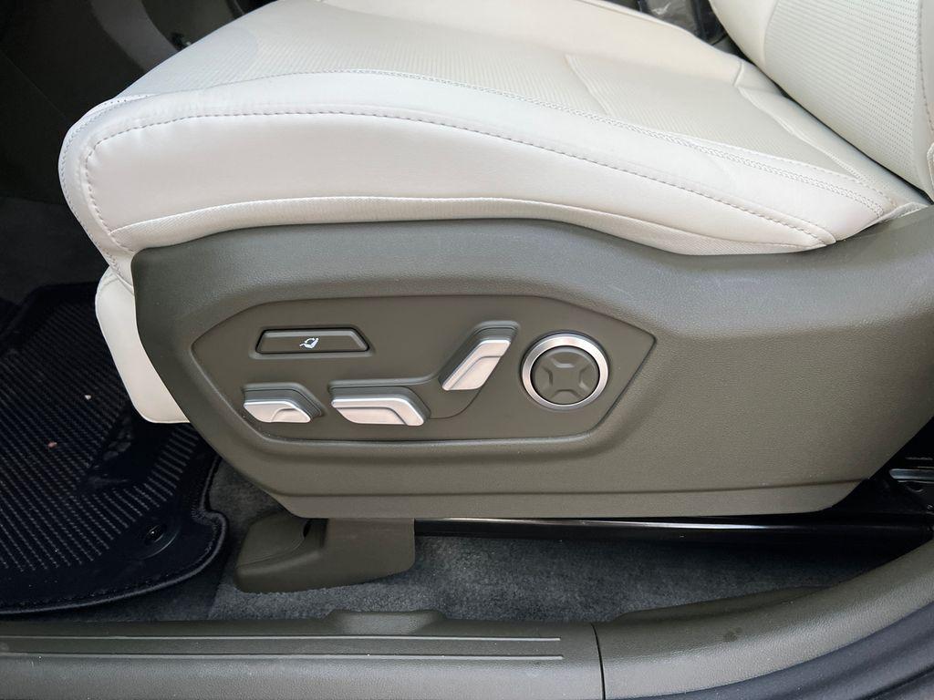 2025 Hyundai Santa Fe Calligraphy - Photo 11