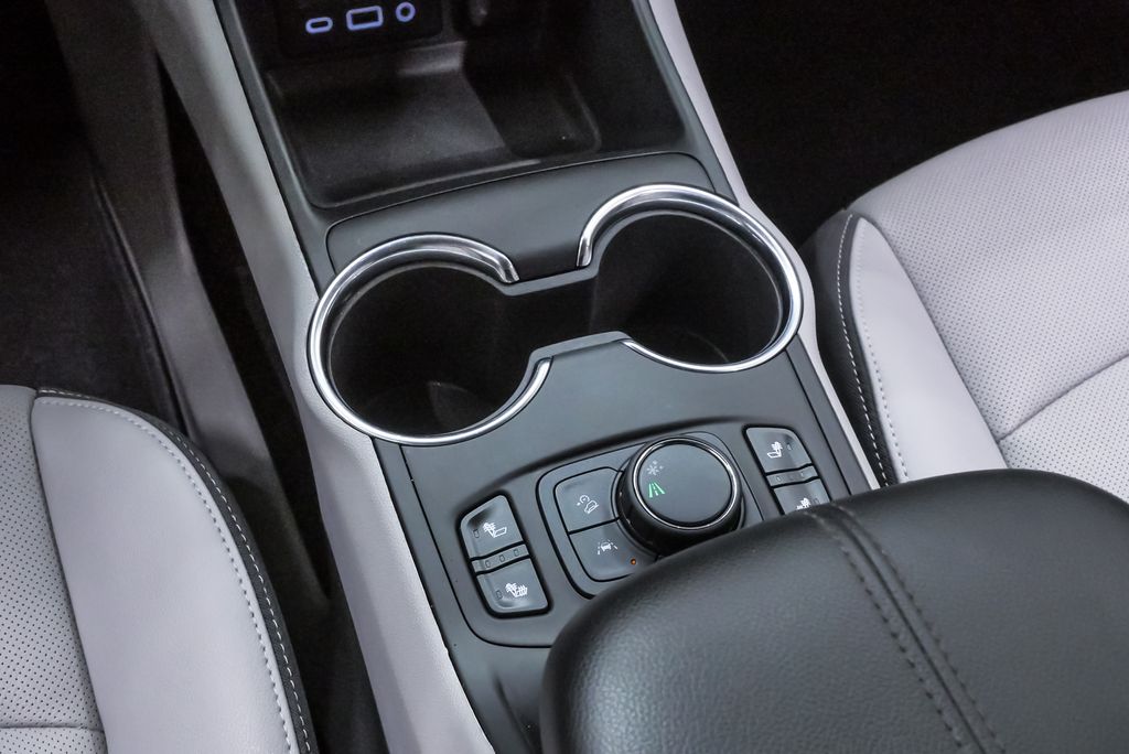 2023 GMC Terrain SLT - Photo 18