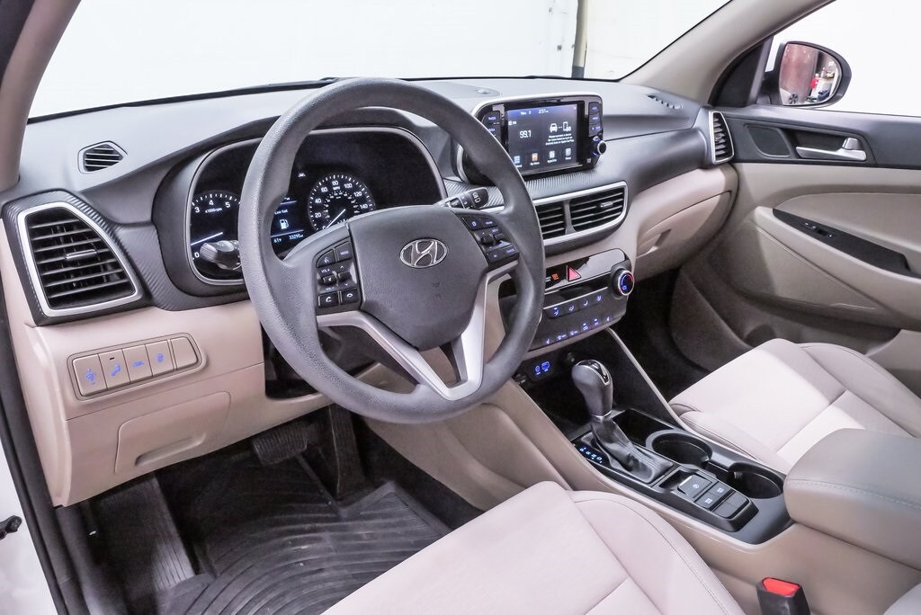 2021 Hyundai Tucson Value photo 2