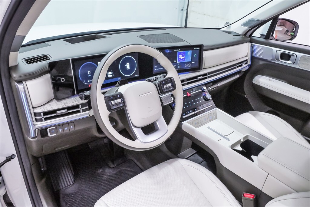 2025 Hyundai Santa Fe Calligraphy photo 2