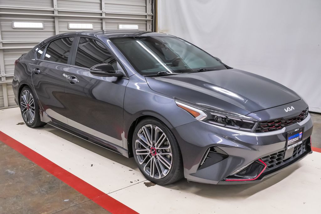 2023 Kia Forte GT - Photo 5