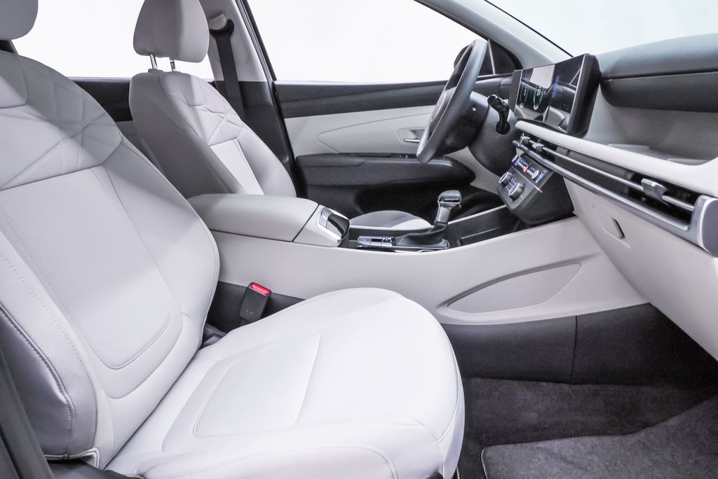 2026 Hyundai Tucson SE - Photo 13