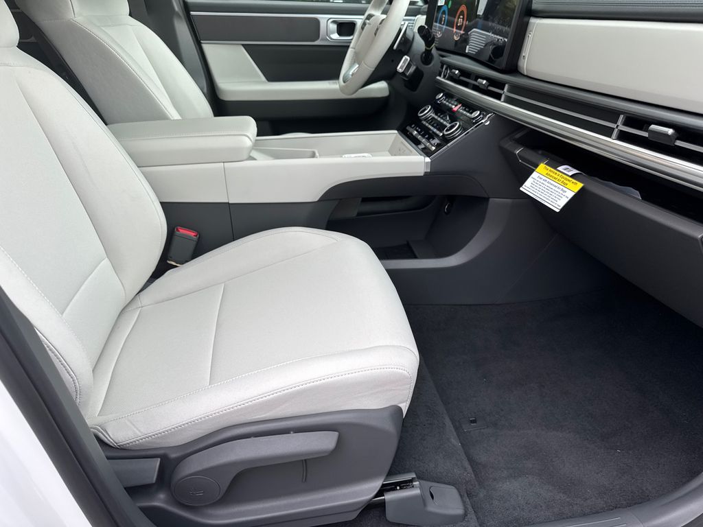 2026 Hyundai Santa Fe SE - Photo 11