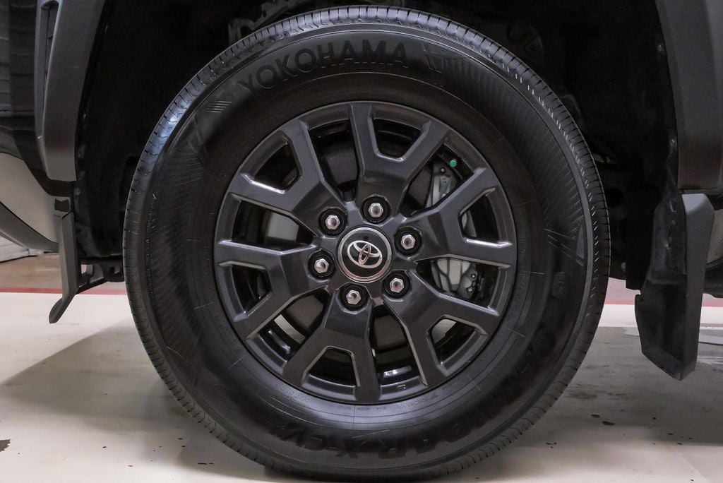 2025 Toyota 4Runner SR5 - Photo 33