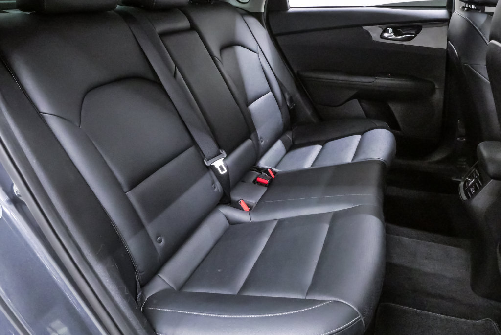 2021 Kia Forte EX - Photo 12