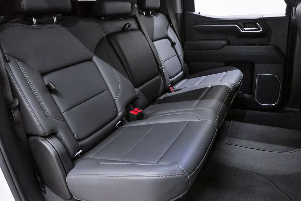 2025 GMC Sierra 1500 SLT - Photo 11
