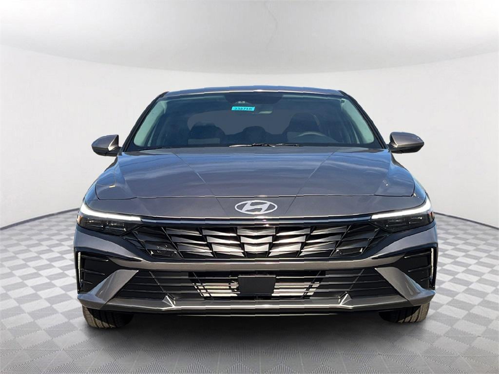 New 2025 Hyundai Elantra SEL Convenience Sedan
