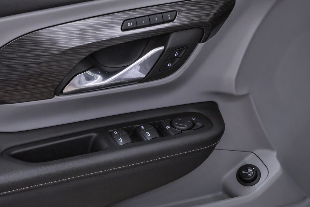 2023 GMC Terrain SLT - Photo 25