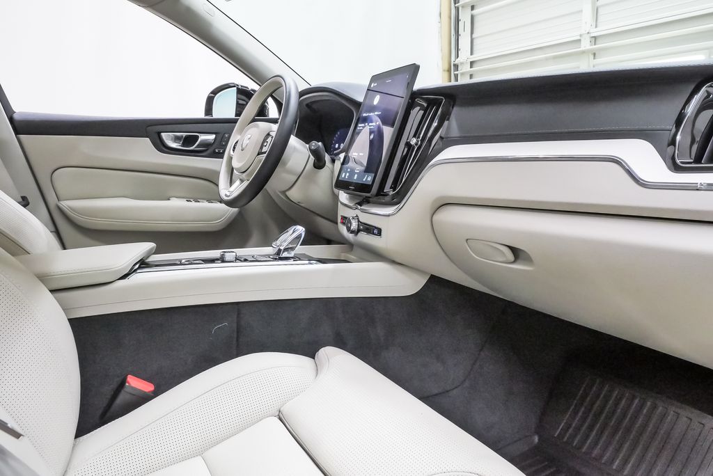 2026 Volvo XC60 Ultra - Photo 13
