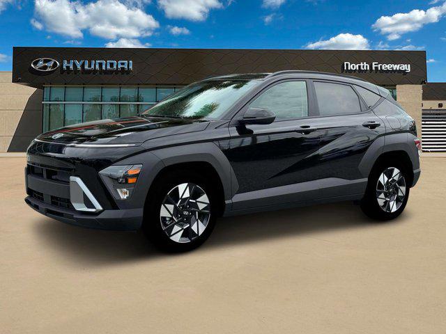 2025 Hyundai Kona SEL photo 2