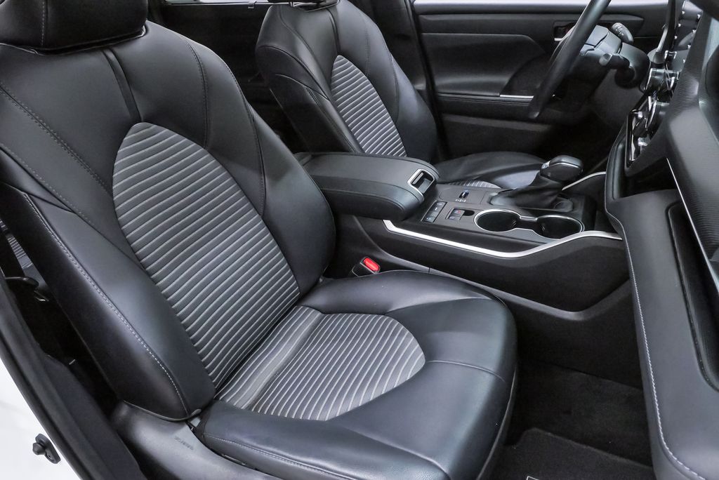 2021 Toyota Highlander XSE - Photo 16