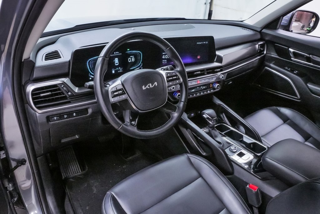 Used 2024 Kia Telluride LX SUV