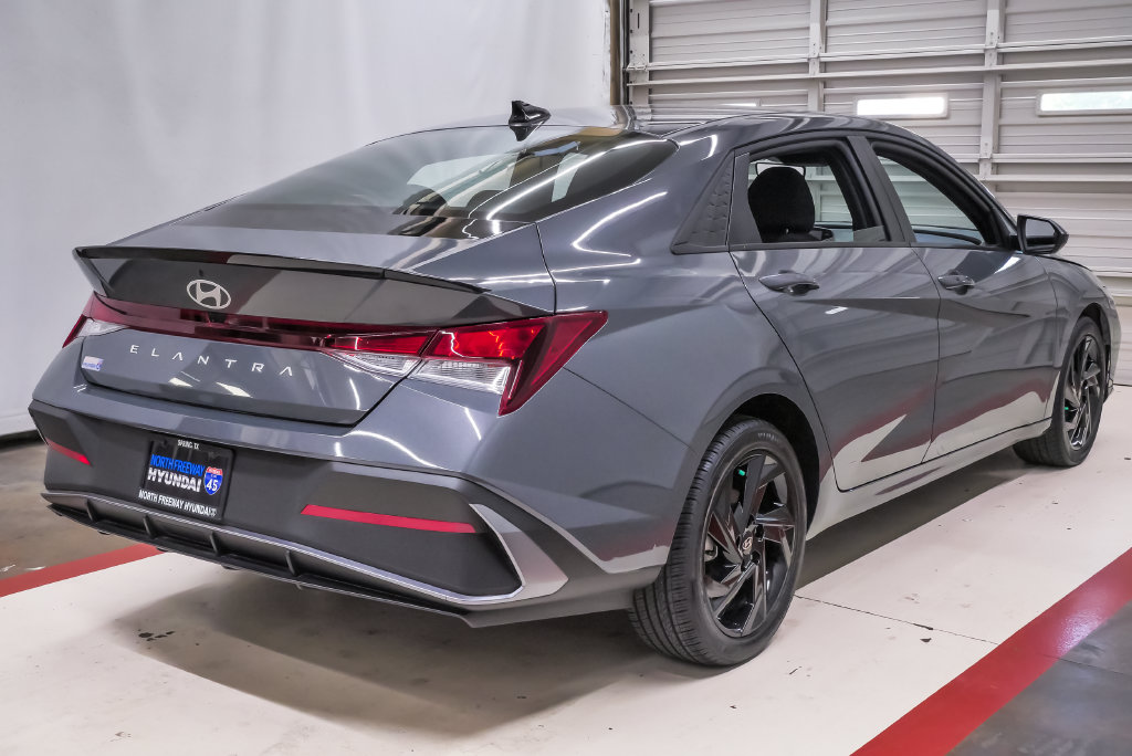 2026 Hyundai Elantra SEL Sport - Photo 6