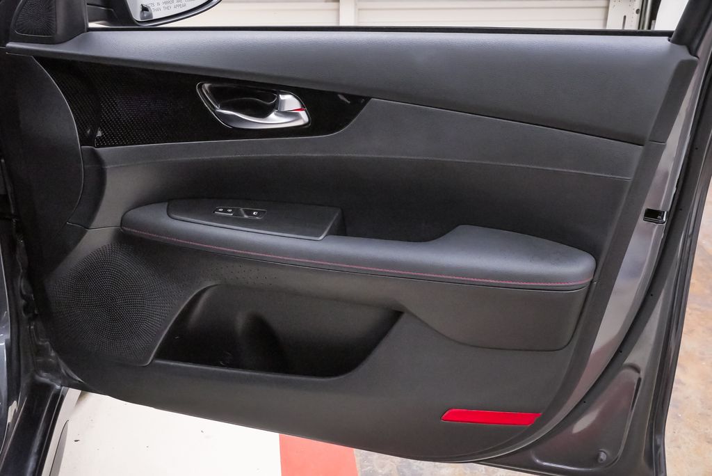 2023 Kia Forte GT - Photo 27
