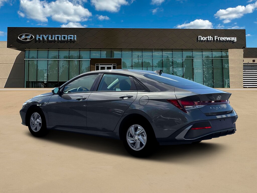 New 2026 Hyundai Elantra SE Sedan