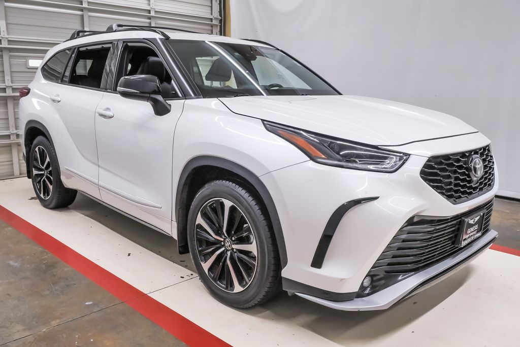 2021 Toyota Highlander XSE - Photo 5